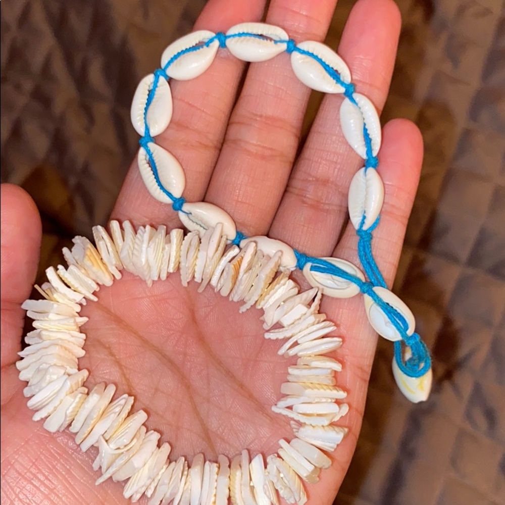 🦋SALE🦋 
Set of 3 Sea Shell bracelets & anklet
